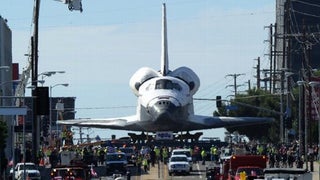Space Shuttle Endeavour Goes Slow, Gets Stuck on Final Journey Through L.A.